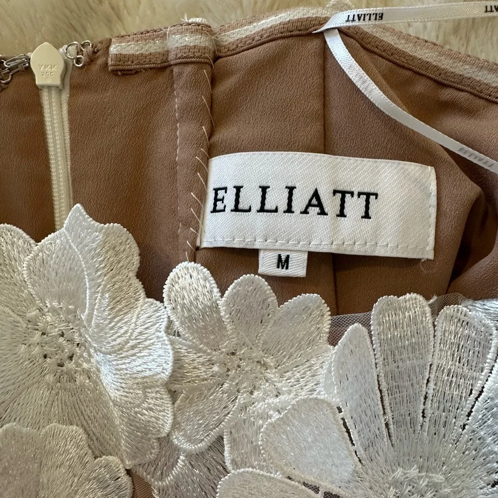 Elliatt Strapless White Floral Appliqué Dress - Picture 3 of 9